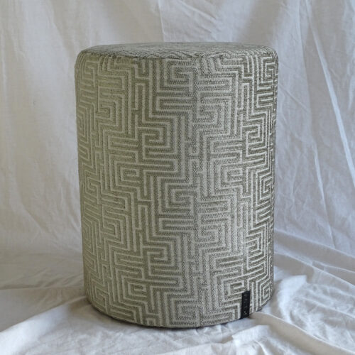 Gestoffeerde poef Livia met zigzag patroon